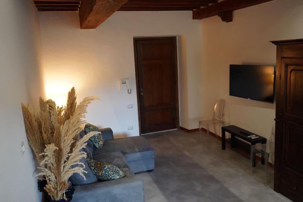 Loft Moderno Ubicato Nel Centro Storico Di Lucca Apartment ภายนอก รูปภาพ