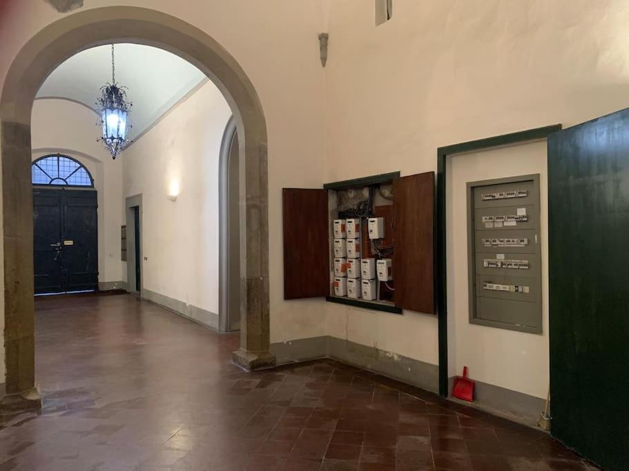 Loft Moderno Ubicato Nel Centro Storico Di Lucca Apartment ภายนอก รูปภาพ